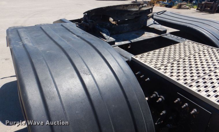 image for item DH7272 2015 Mack CHU613  semi truck