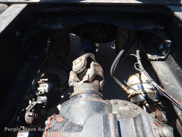 image for item DH7272 2015 Mack CHU613  semi truck