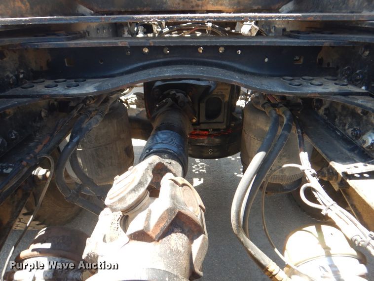 image for item DH7272 2015 Mack CHU613  semi truck