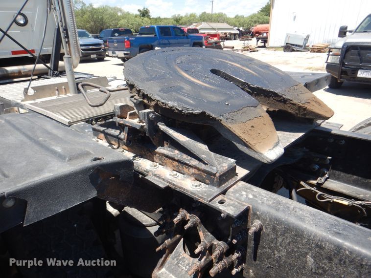 image for item DH7272 2015 Mack CHU613  semi truck