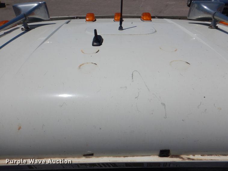 image for item DH7272 2015 Mack CHU613  semi truck