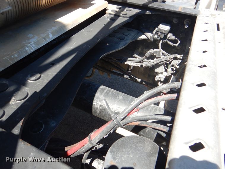 image for item DH7272 2015 Mack CHU613  semi truck