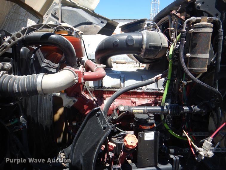 image for item DH7272 2015 Mack CHU613  semi truck