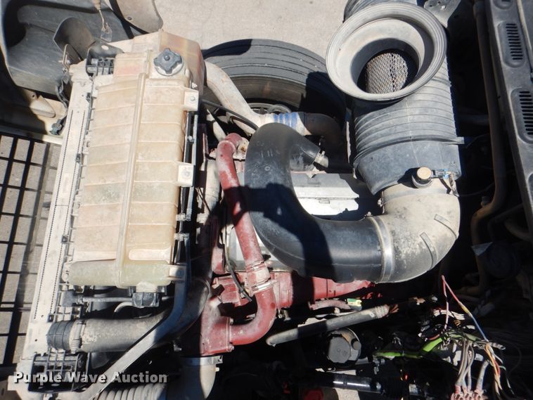 image for item DH7272 2015 Mack CHU613  semi truck