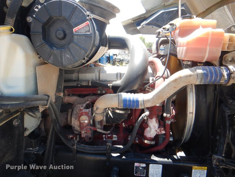 image for item DH7272 2015 Mack CHU613  semi truck