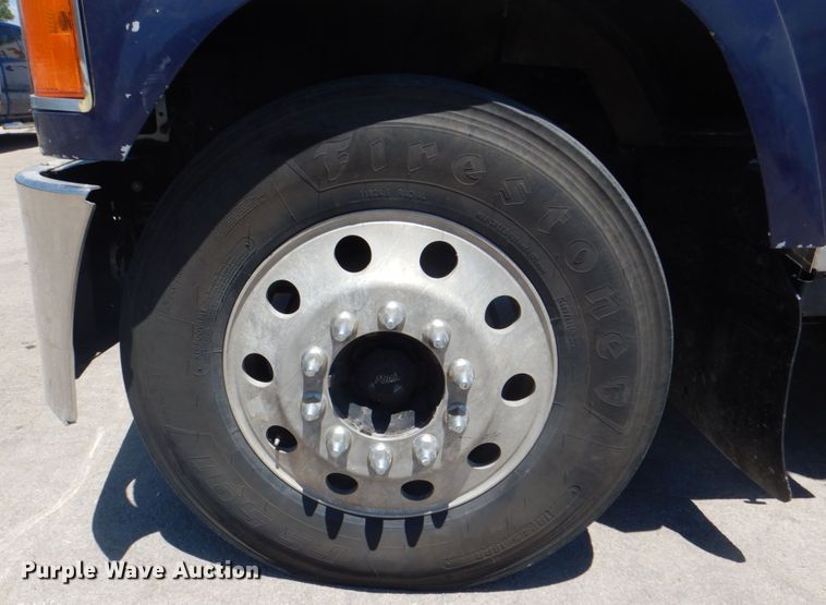 image for item DH7272 2015 Mack CHU613  semi truck