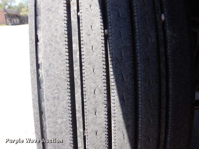 image for item DH7272 2015 Mack CHU613  semi truck