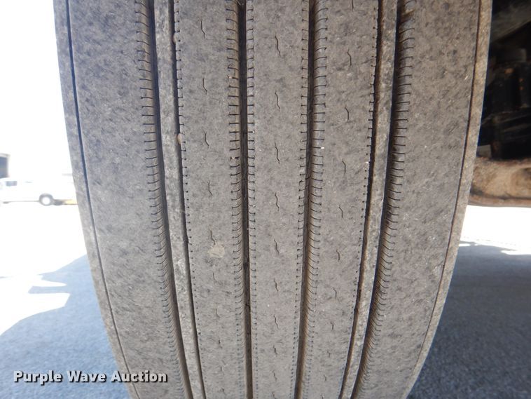 image for item DH7272 2015 Mack CHU613  semi truck