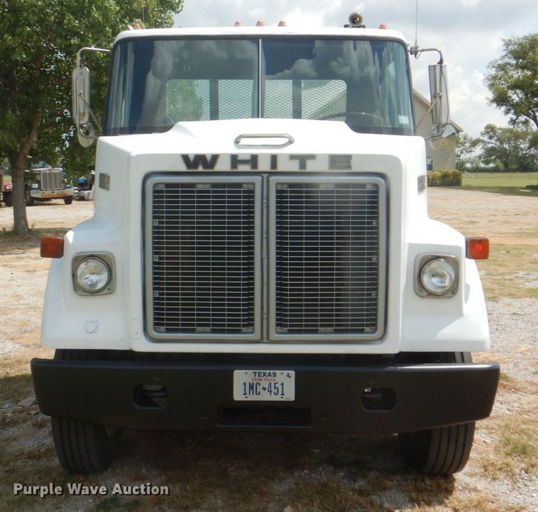 image for item DH7275 1980 White Road Boss  rollback truck