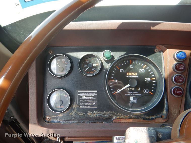 image for item DH7275 1980 White Road Boss  rollback truck