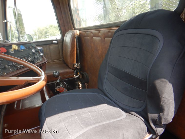 image for item DH7275 1980 White Road Boss  rollback truck