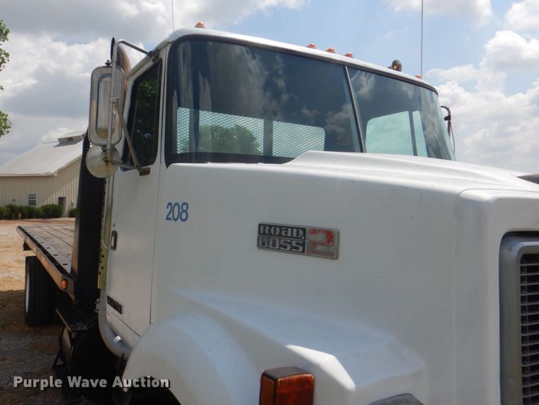 image for item DH7275 1980 White Road Boss  rollback truck