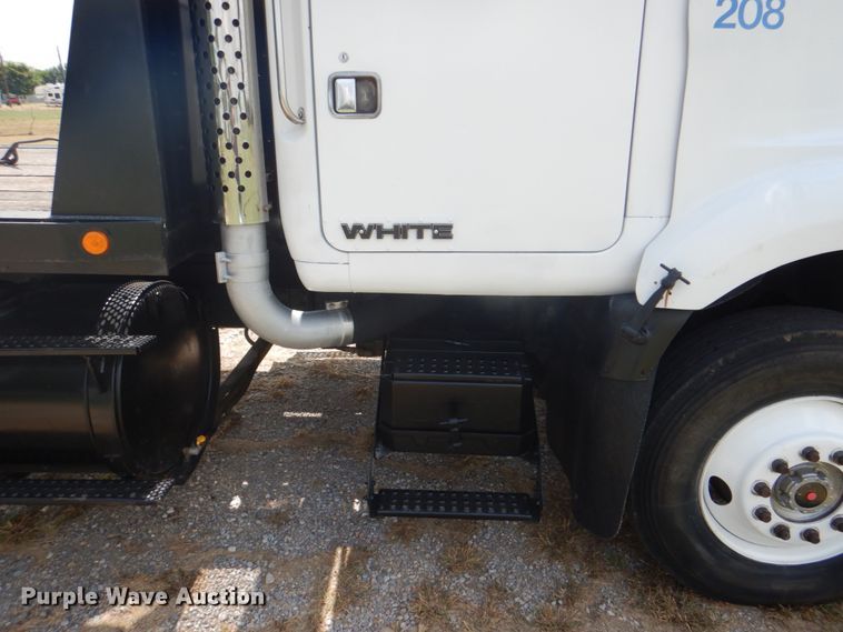 image for item DH7275 1980 White Road Boss  rollback truck