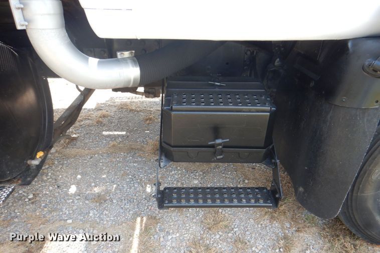 image for item DH7275 1980 White Road Boss  rollback truck