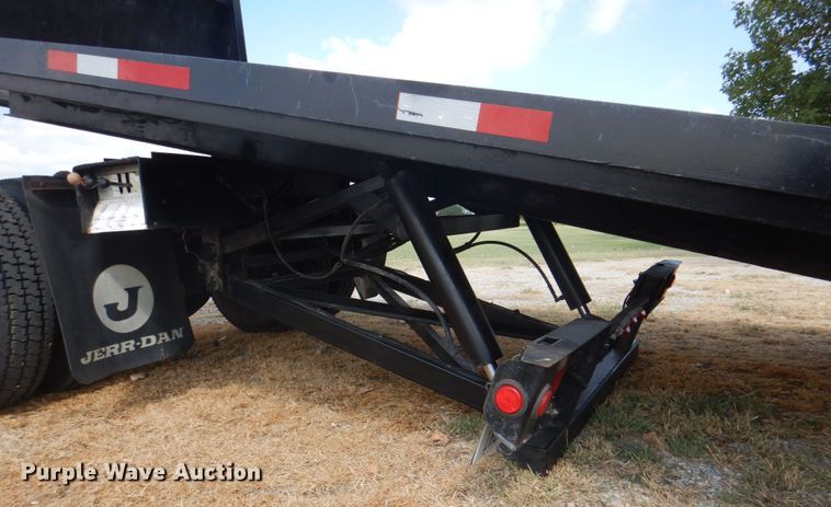 image for item DH7275 1980 White Road Boss  rollback truck