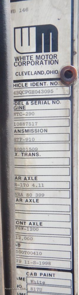 image for item DH7275 1980 White Road Boss  rollback truck