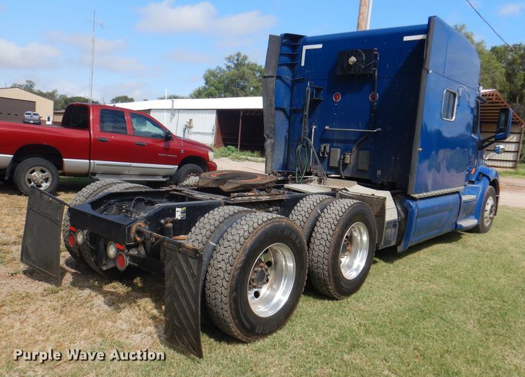 image for item DK8166 2014 Peterbilt 579  semi truck