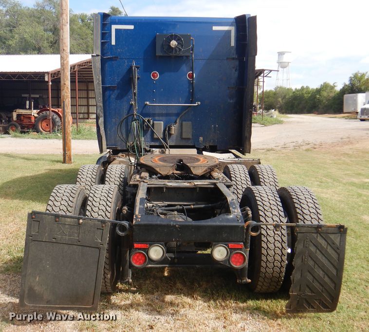 image for item DK8166 2014 Peterbilt 579  semi truck