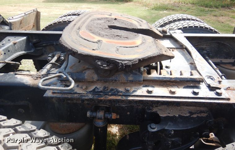 image for item DK8166 2014 Peterbilt 579  semi truck