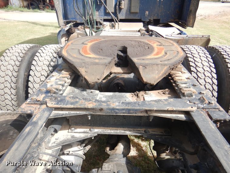 image for item DK8166 2014 Peterbilt 579  semi truck