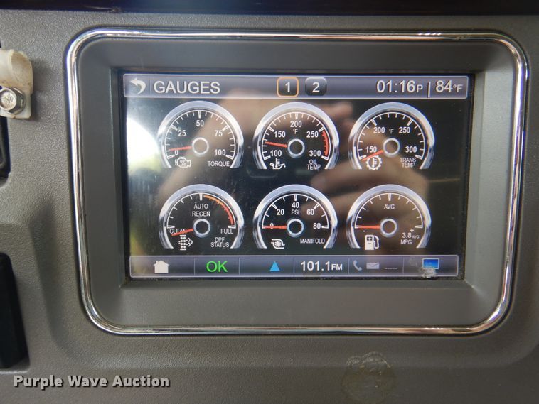 image for item DK8166 2014 Peterbilt 579  semi truck