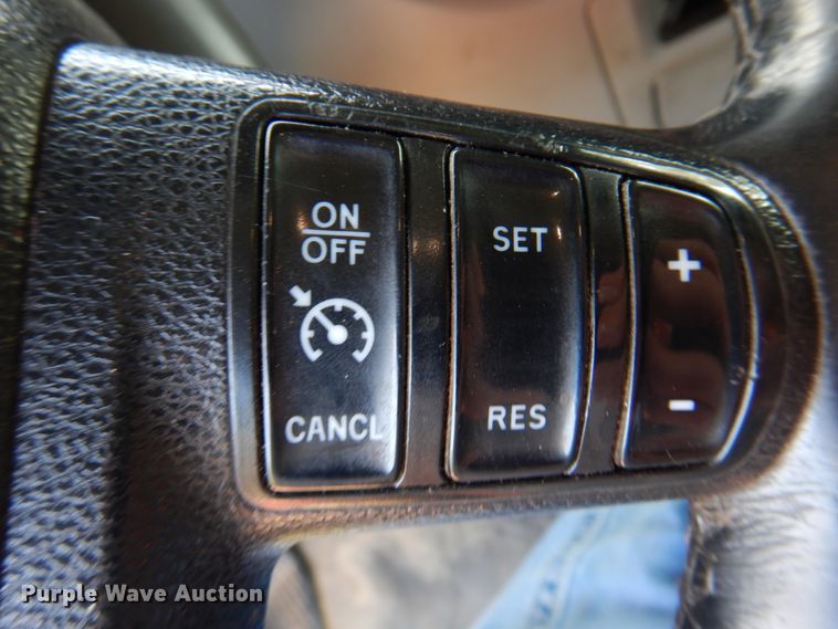 image for item DK8166 2014 Peterbilt 579  semi truck