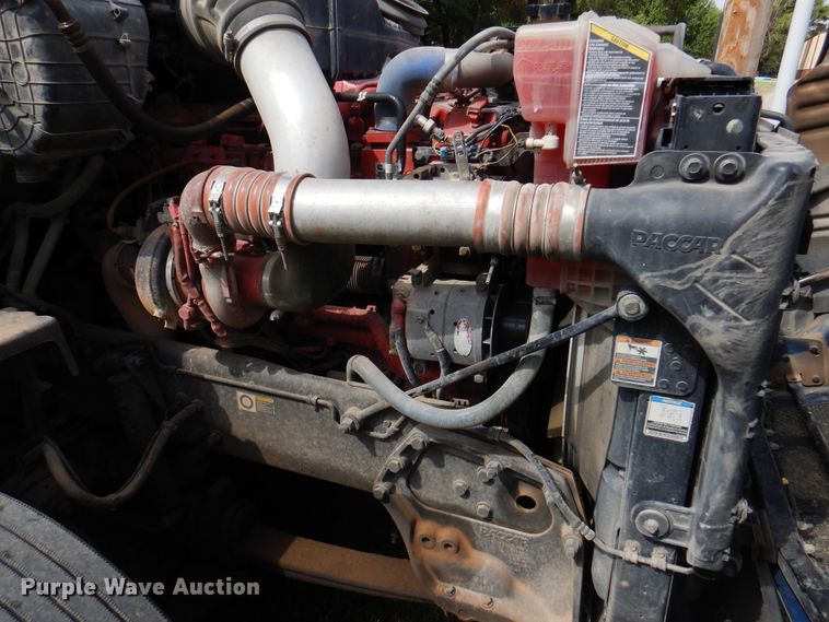 image for item DK8166 2014 Peterbilt 579  semi truck