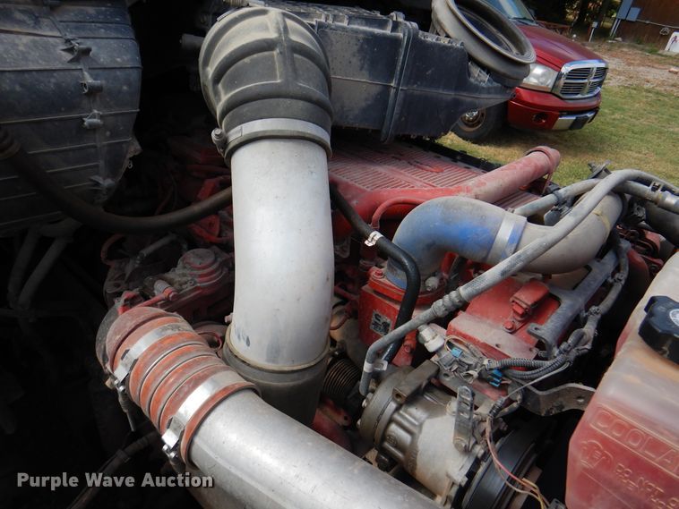 image for item DK8166 2014 Peterbilt 579  semi truck