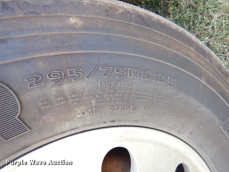 image for item DK8166 2014 Peterbilt 579  semi truck