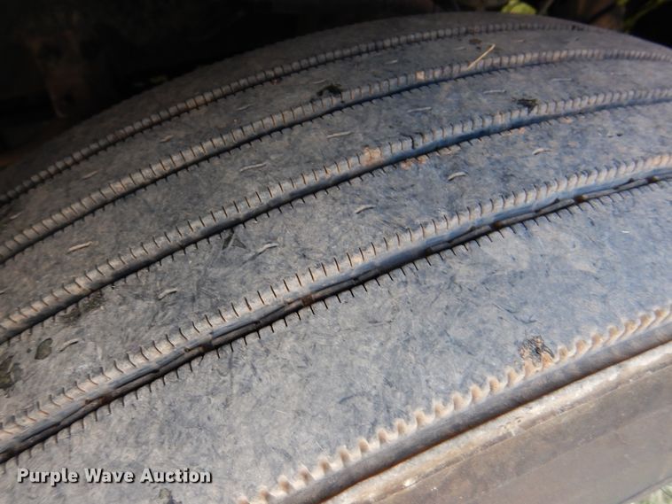 image for item DK8166 2014 Peterbilt 579  semi truck