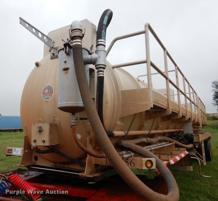 image for item DL0550 2012 Dragon  vacuum trailer