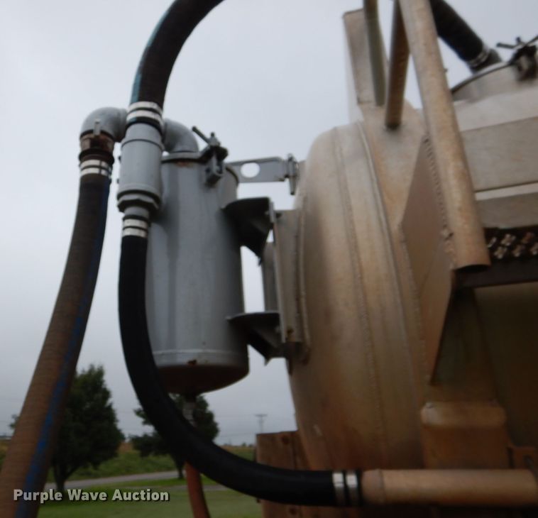 image for item DL0550 2012 Dragon  vacuum trailer