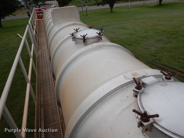 image for item DL0550 2012 Dragon  vacuum trailer