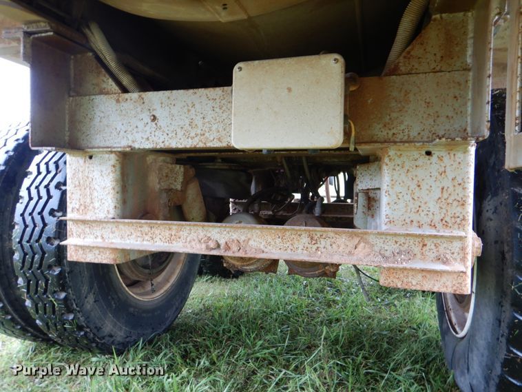 image for item DL0550 2012 Dragon  vacuum trailer