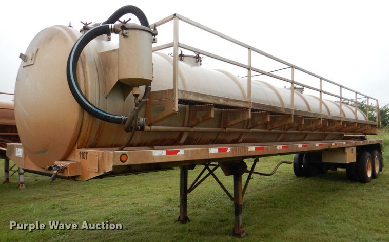 image for item DL0551 2012 Menard  vacuum trailer