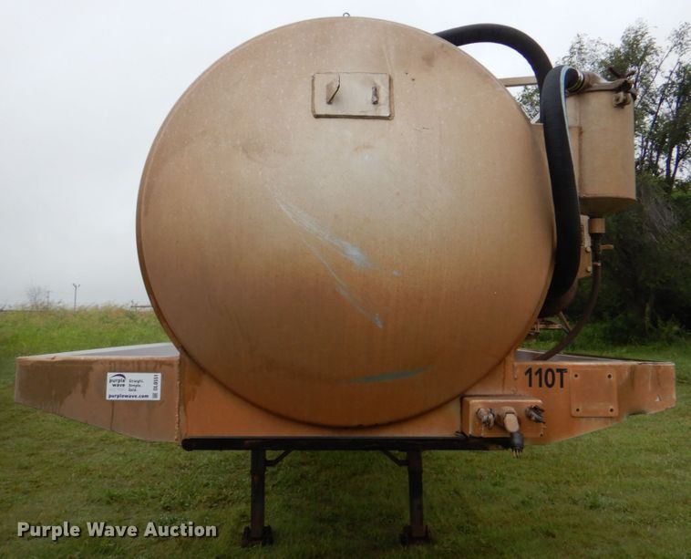 image for item DL0551 2012 Menard  vacuum trailer