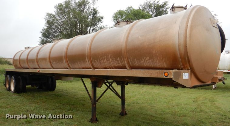 image for item DL0551 2012 Menard  vacuum trailer