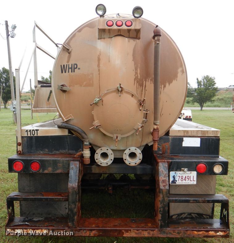 image for item DL0551 2012 Menard  vacuum trailer