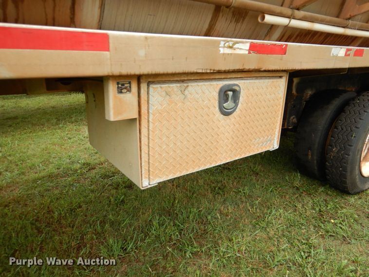 image for item DL0551 2012 Menard  vacuum trailer