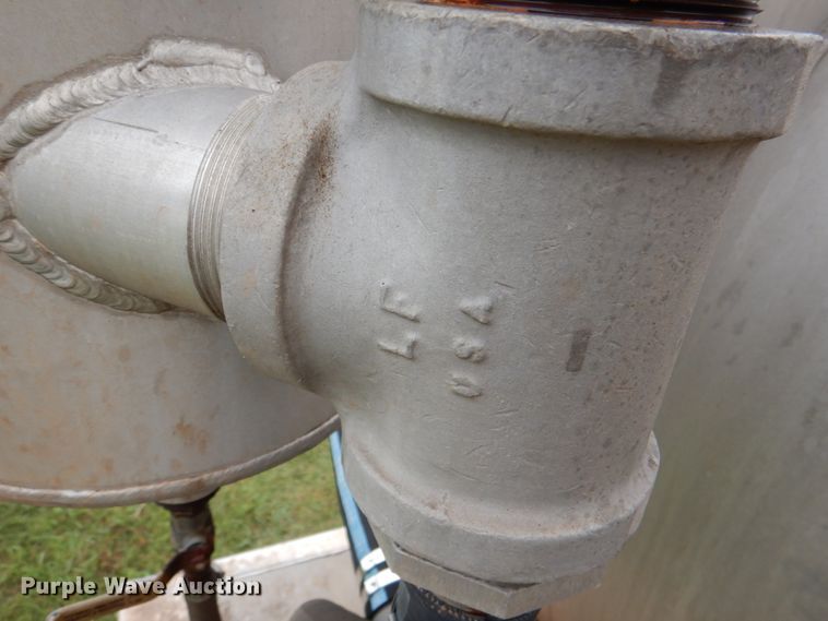 image for item DL0551 2012 Menard  vacuum trailer