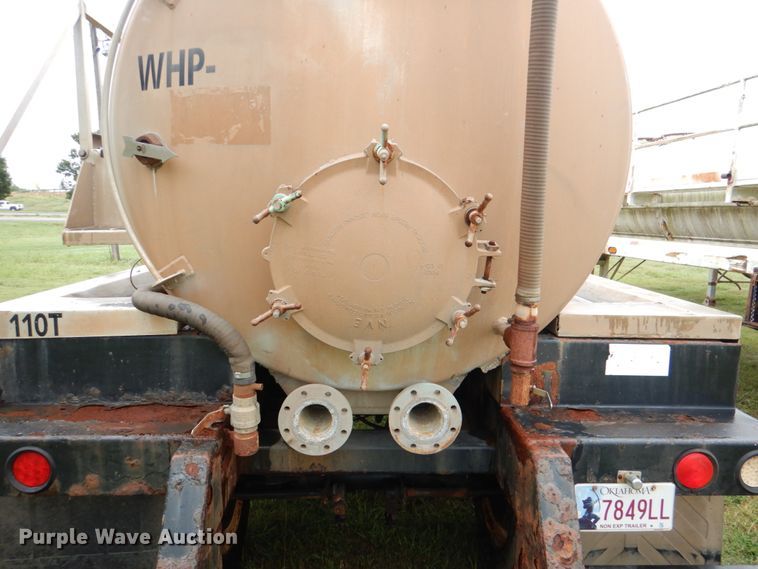 image for item DL0551 2012 Menard  vacuum trailer