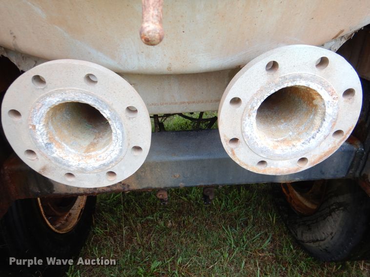 image for item DL0551 2012 Menard  vacuum trailer