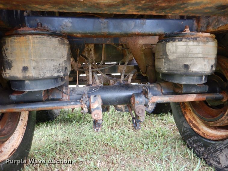 image for item DL0551 2012 Menard  vacuum trailer