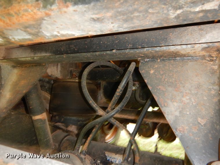 image for item DL0551 2012 Menard  vacuum trailer