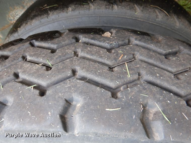 image for item DL0551 2012 Menard  vacuum trailer