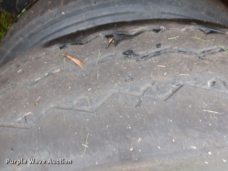 image for item DL0551 2012 Menard  vacuum trailer