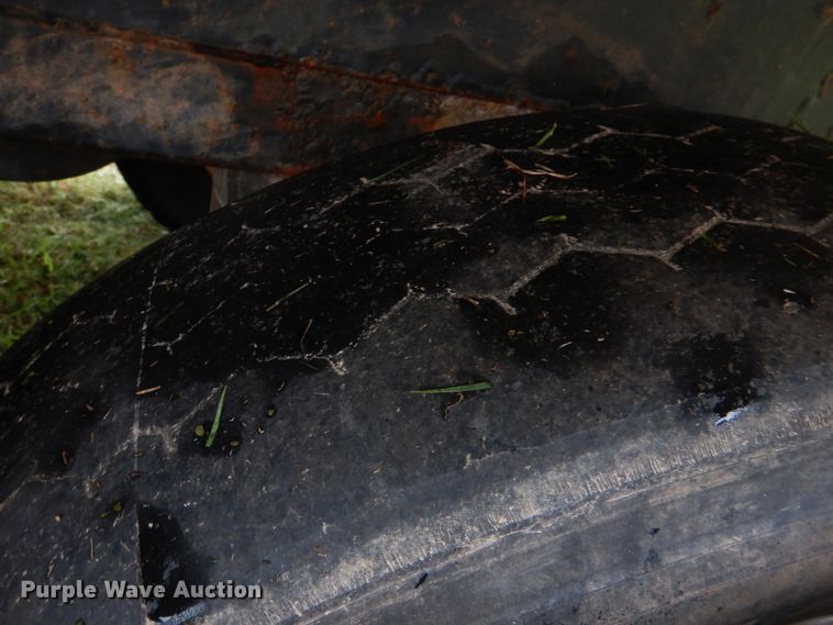 image for item DL0551 2012 Menard  vacuum trailer