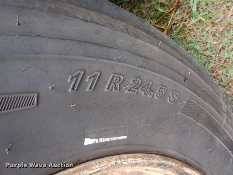 image for item DL0551 2012 Menard  vacuum trailer