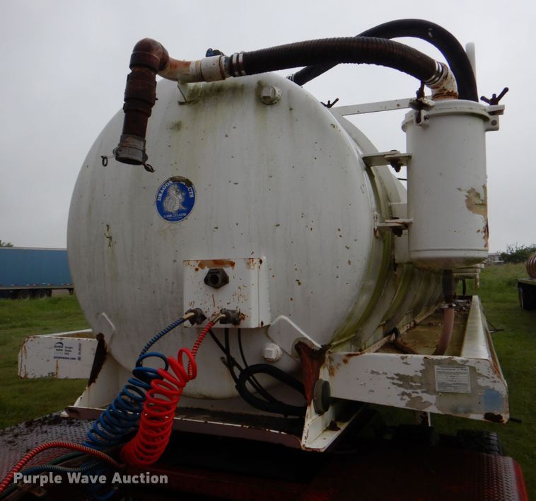 image for item DL0552 2006 Dragon  vacuum trailer