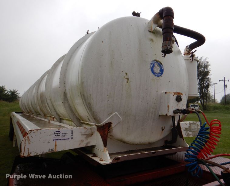 image for item DL0552 2006 Dragon  vacuum trailer